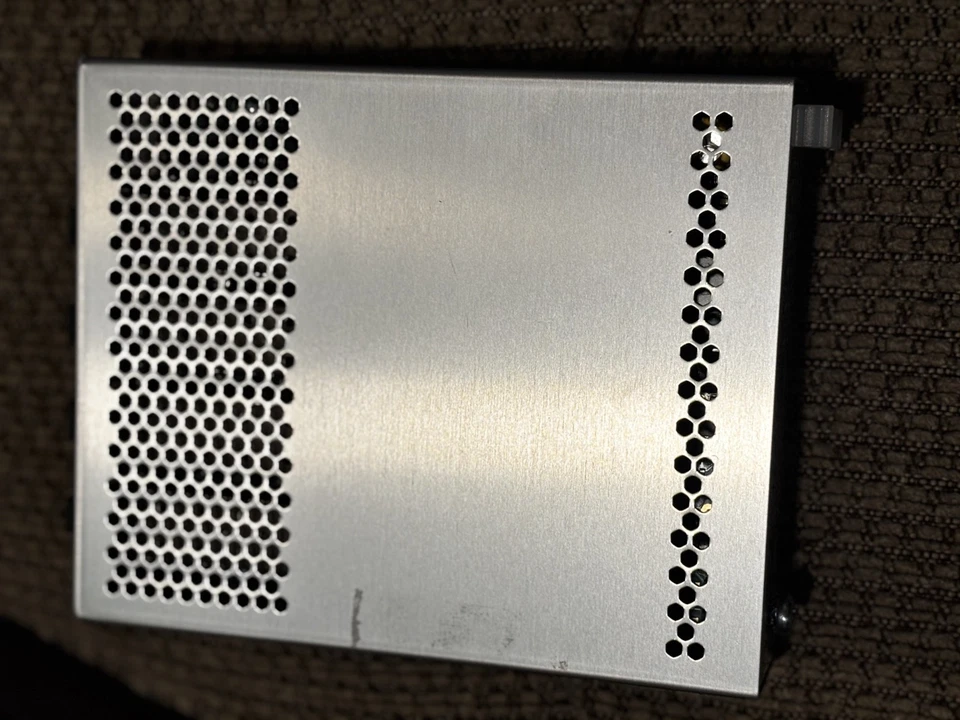 Mikrotik CRS305-1G-4S+IN Cloud Router Switch 4xSFP+ 1x GLAN PoE-In RouterOS - Image 3 of 4