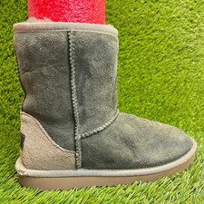 UGG Classic Short II Boys Size 3Y Green Classic Outdoor Suede Pull On Boots