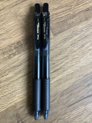 Pentel Energel x 0,7 mm einziehbarer flüssiger Gel-Trollerball schwarz, BL107 (2 STIFTE)