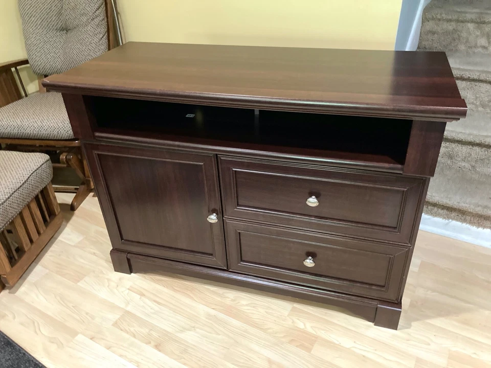 Высококачественная подставка для телевизора Sauder Palladia - Изображение 2 из 4