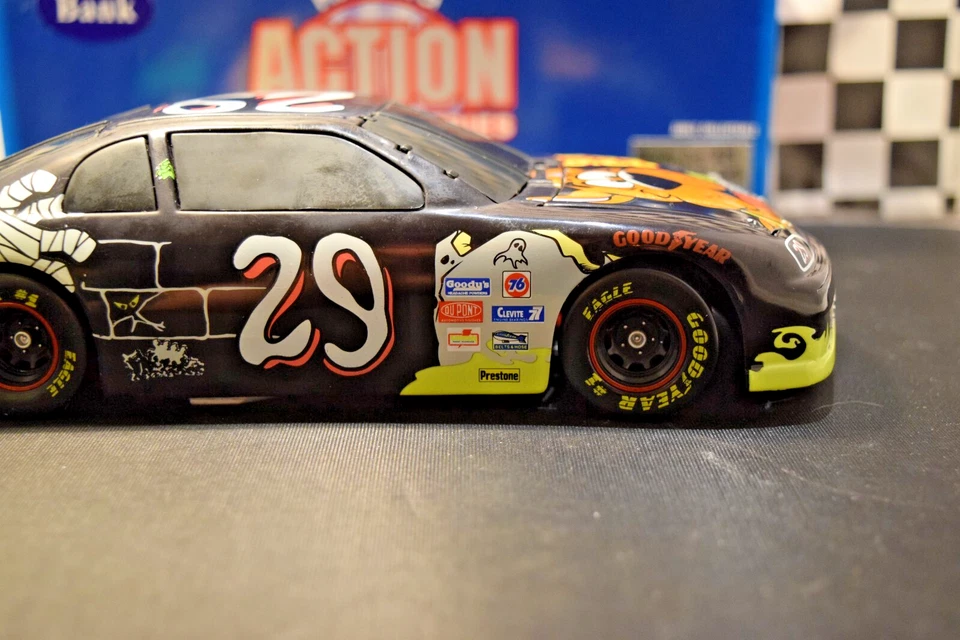 Scooby Doo #29 1996 Action Platinum Series 1:24 Monte Carlo Bank 1 de 10.000 Foto 4 de 4