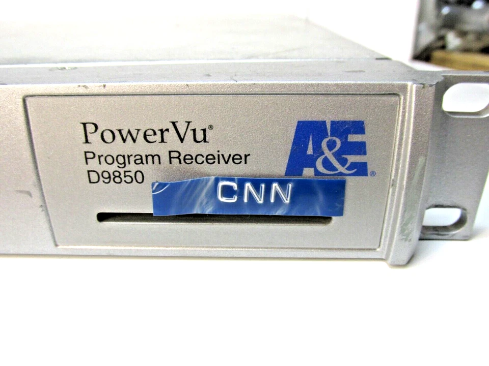 Receptor de TV vía satélite (A&E) CNN Cisco Scientific Atlanta PowerVu D9850 Foto 2 de 4