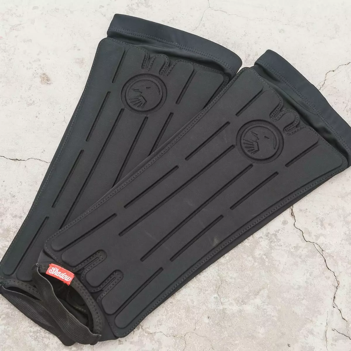 Shadow conspiracy cheap shin pads