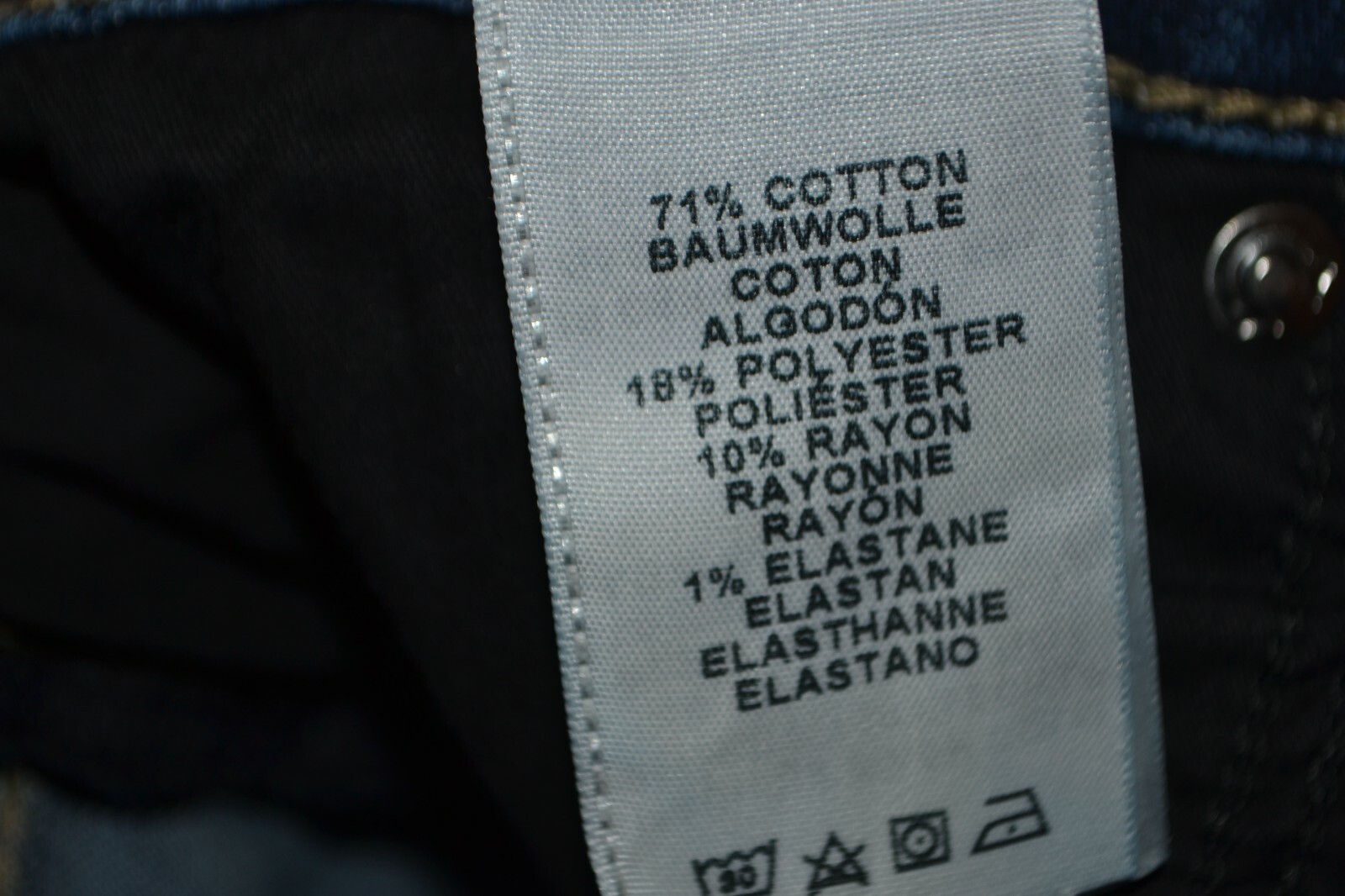 True Religion Women's Halle Mid Rise Distressed Pocket Flaps Blue Capri Sz 32x24 thumbnail 10