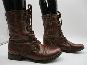 cap toe combat boots