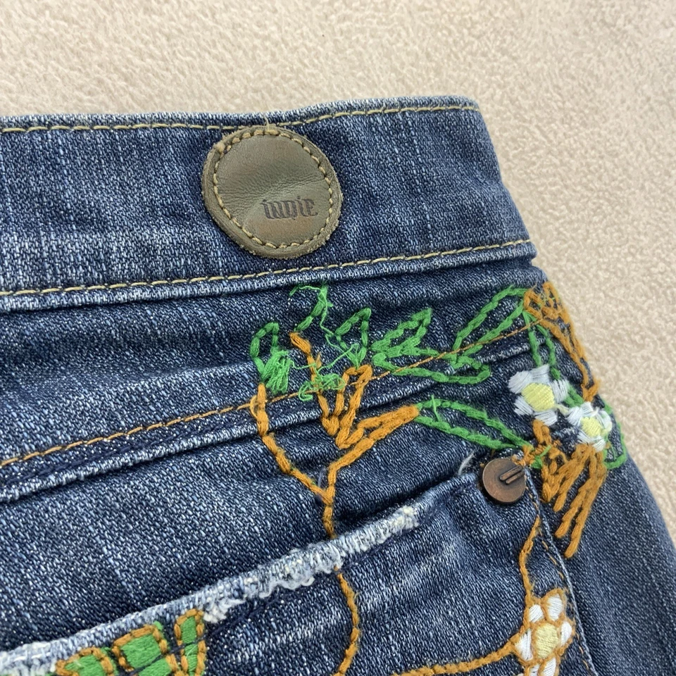 Pantalones de mezclilla lavados a la piedra bordados con flores Indie Designs - ¡¡hallazgo raro!! Talla 25 Foto 2 de 4