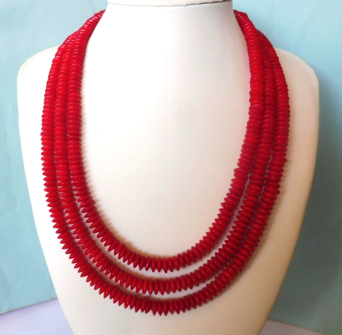 Collier en corail rouge véritable à 3 rangs, un bijou de luxe d'exception