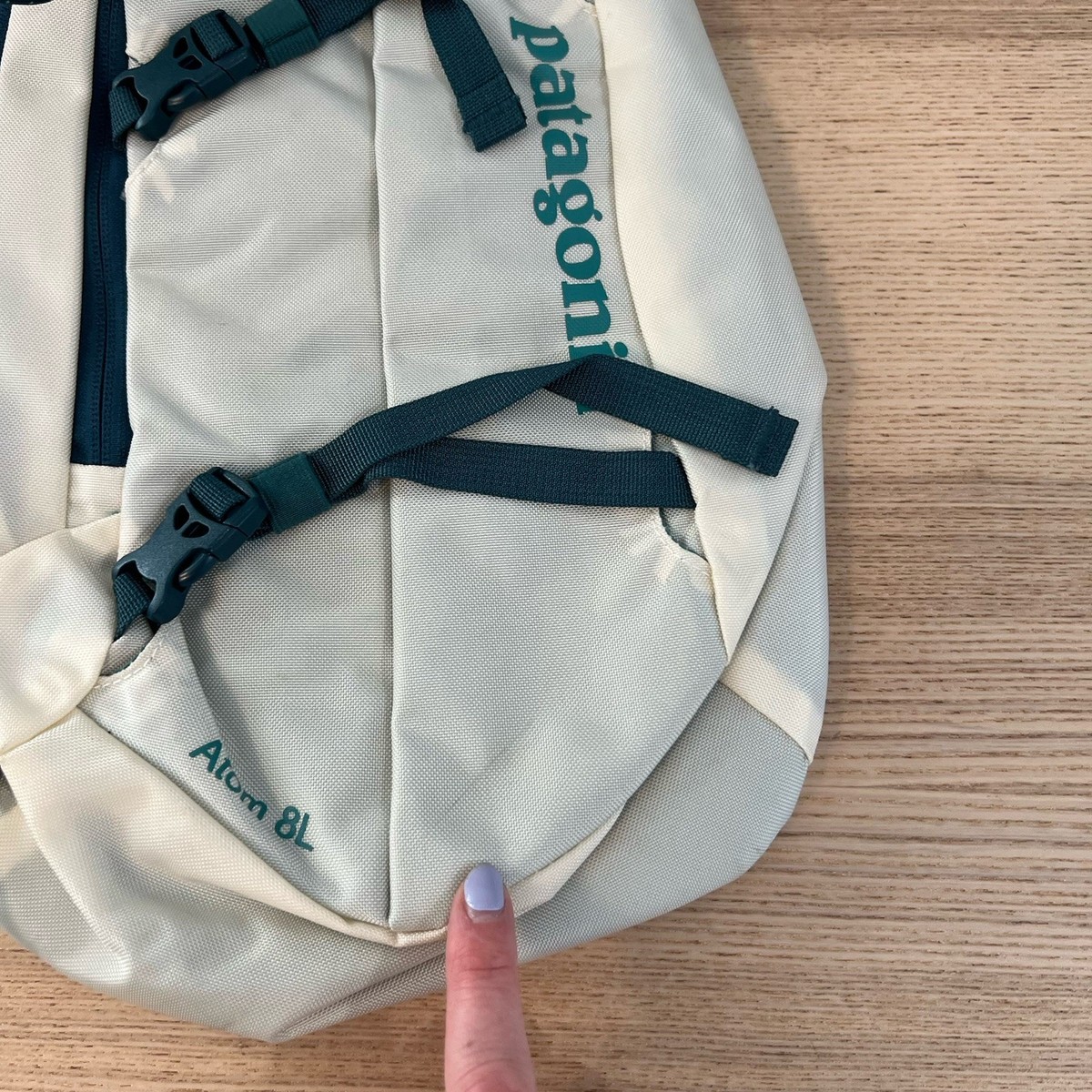 Patagonia Atom Sling Crossbody Bag 8L Unisex Zipped Compartment