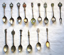 Andenkenlöffel 15 Stück Souvenirlöffel mind. 800er Silber Städte Wappen (105714)