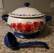 The Pioneer Woman Frontier Rose Cobalt Ceramic 3.17-Quart Soup Tureen with Ladle