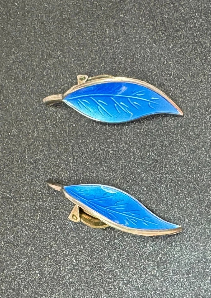 复古 D-A 挪威 925 纯银和蓝色珐琅叶夹式耳环 — 第 2/4 张图片