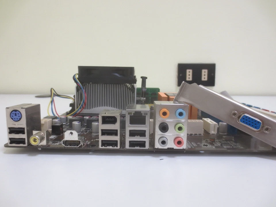 Motherboard Asus M3N78 PRO + AMD AM2+ Athlon X2 4850e + 8 Gb. - Immagine 4 di 4