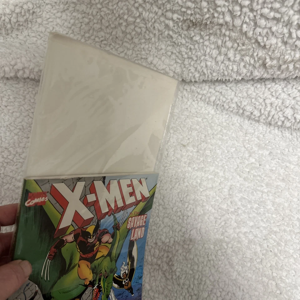 X-Men In The Savage Land con Spider-Man, Kazar y Zabu Marvel cómic de bolsillo en muy buena condición Foto 4 de 4