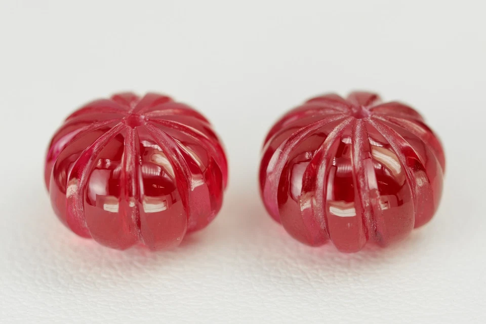 27.37ct Pair 2pcs Recrystallized Pigeon Blood Ruby Pumpkin 12x8.5 Lab Grown  - Image 4 of 4