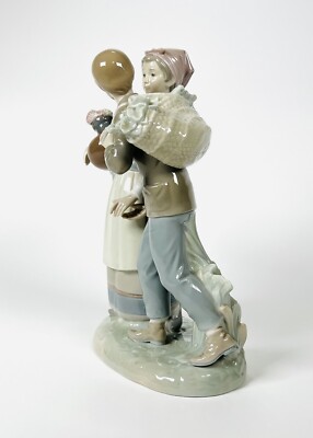 Rare Lladro Spain Porcelain Figurine, Couple Man and Woman Vase