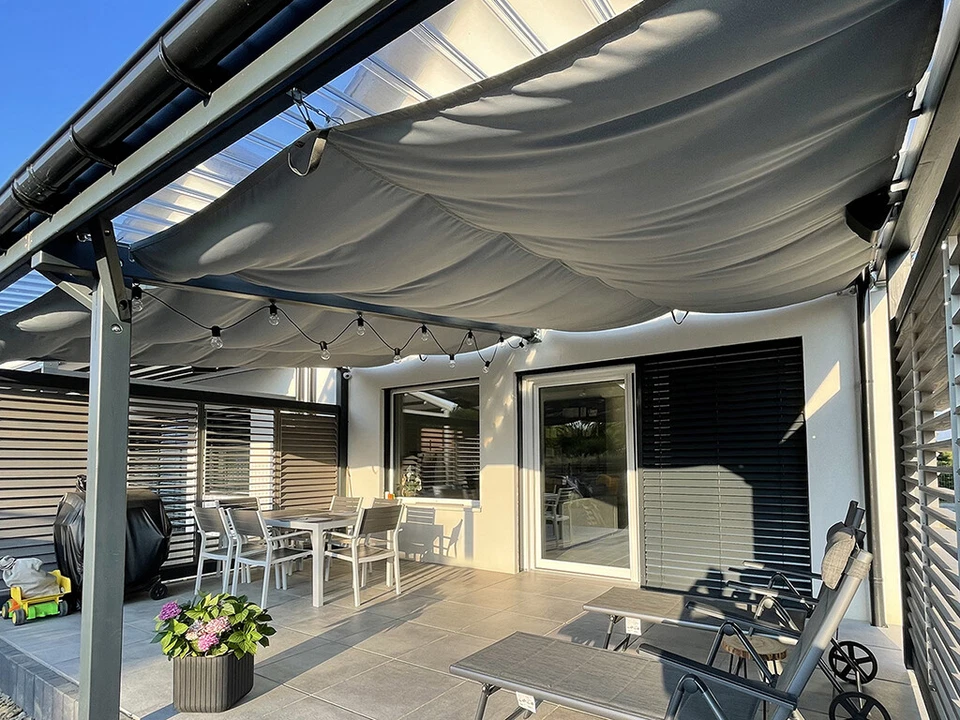 TOILE RÉTRACTABLE IMPERMÉABLE SUR MESURE POUR PERGOLA – PROTECTION UV - Photo 3/4