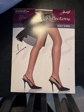 HANES Silk Reflections Control Top Reinforced Toe Pantyhose Barely There CD