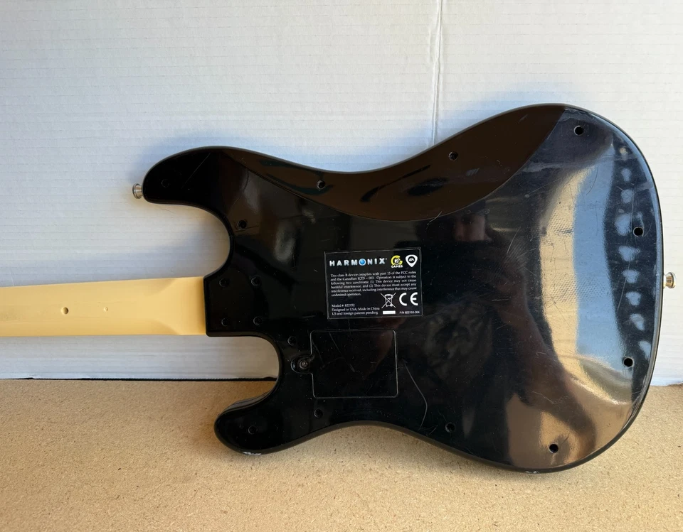 Harmonix Rock Band Guitar Controller 822152 Black & White Xbox 360 - Image 4 of 4