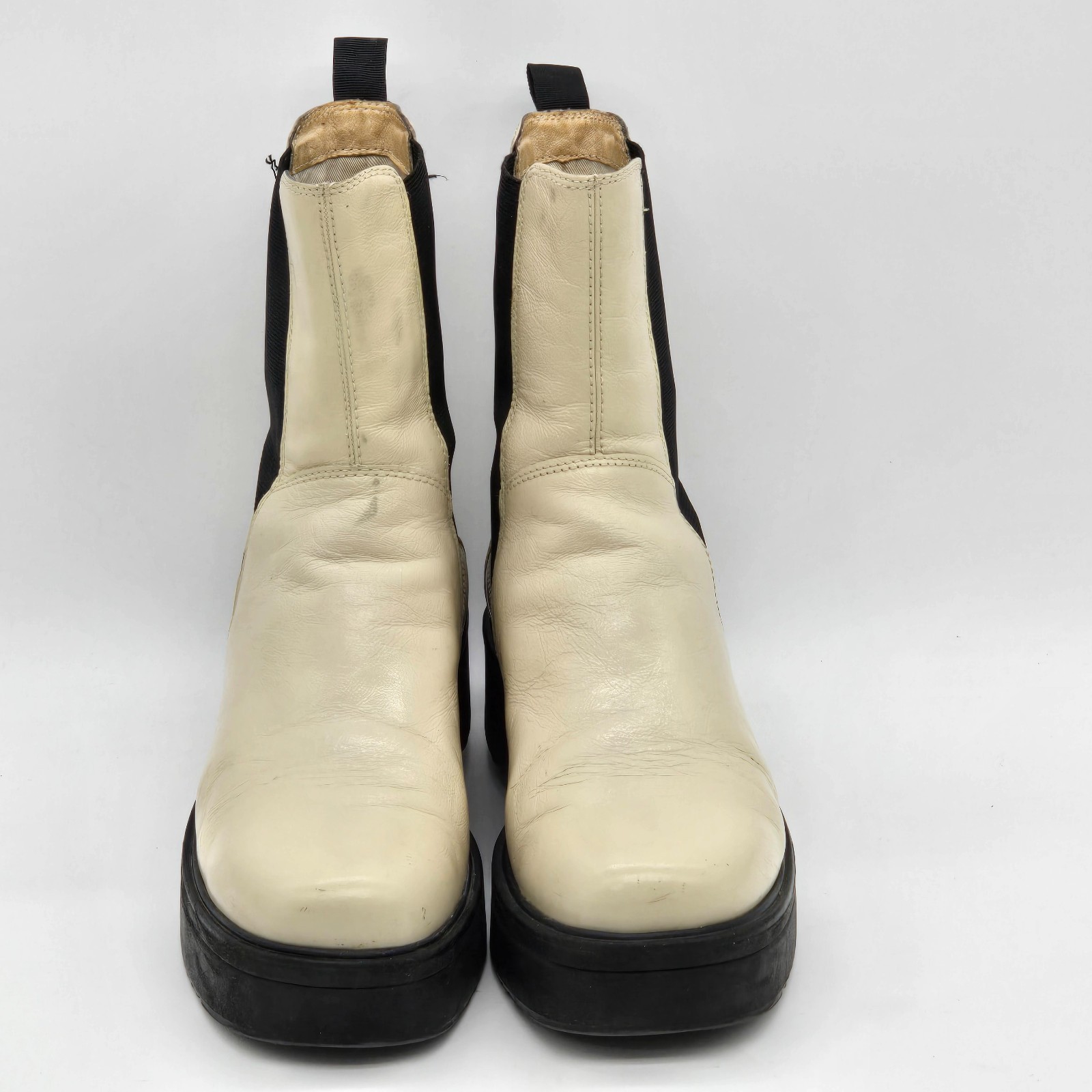 VAGABOND Tara Chelsea Boots Sz 10 Cream Patent Leather Chunky Platform Y2K Bratz image 3