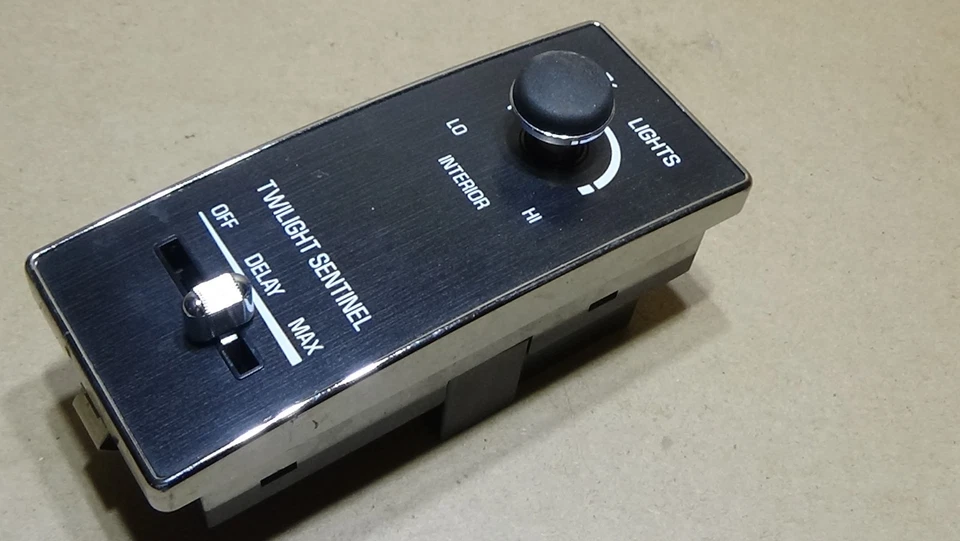 Interruptor centinela de faros Cadillac Fleetwood Brougham 1993-1996 Foto 3 de 4