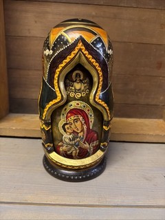Russian Matryoshka Nesting Dolls