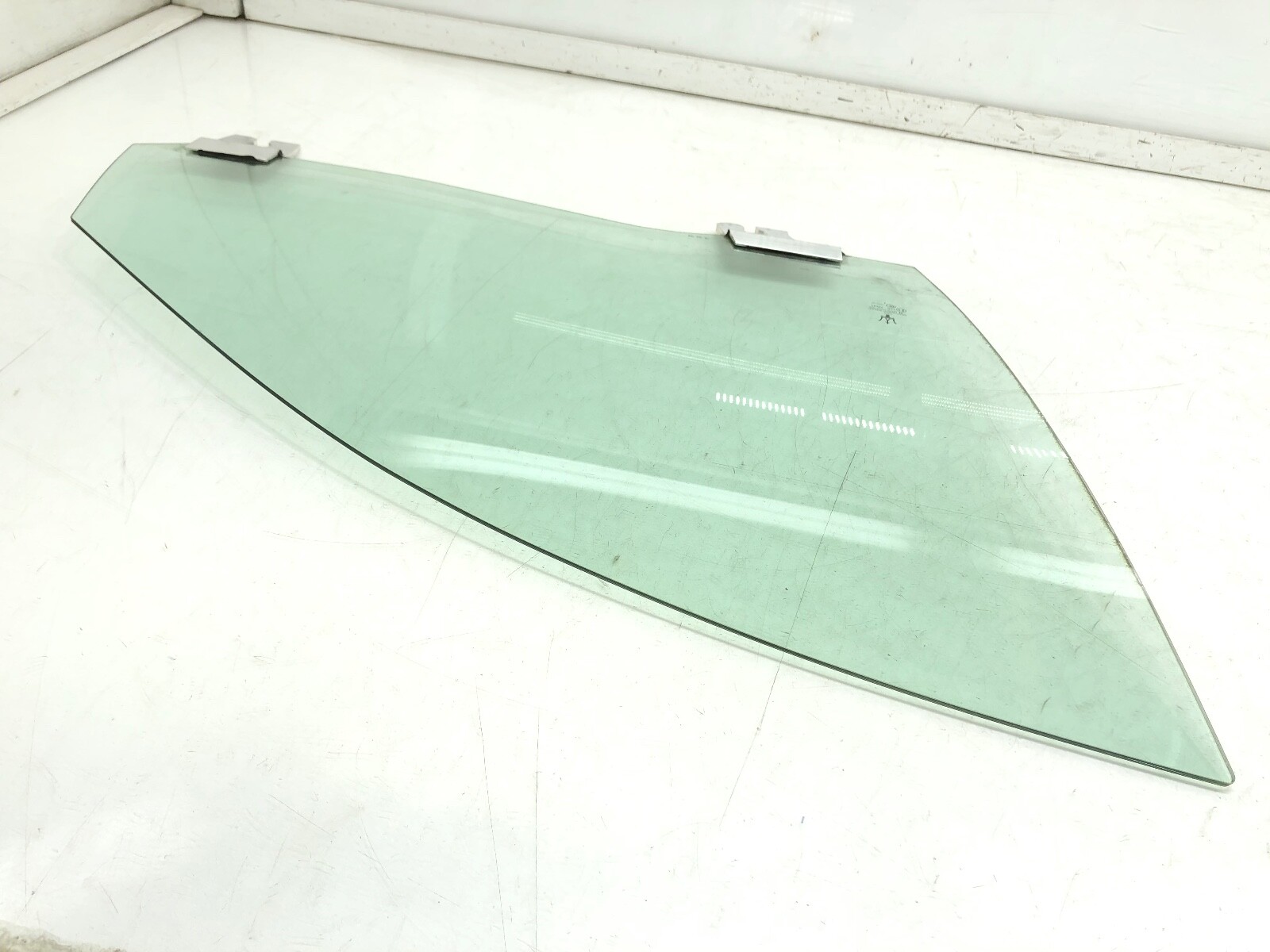2014-2022 MASERATI GHIBLI S Q4 RIGHT PASSENGER FRONT DOOR WINDOW GLASS OEM.