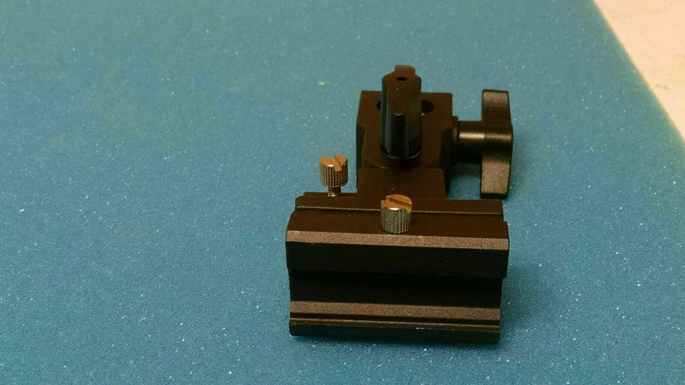 Flash Bracket Swivel Umbrella Holder Studio Tilting Bracket for Nikon Canon - Image 2 of 4