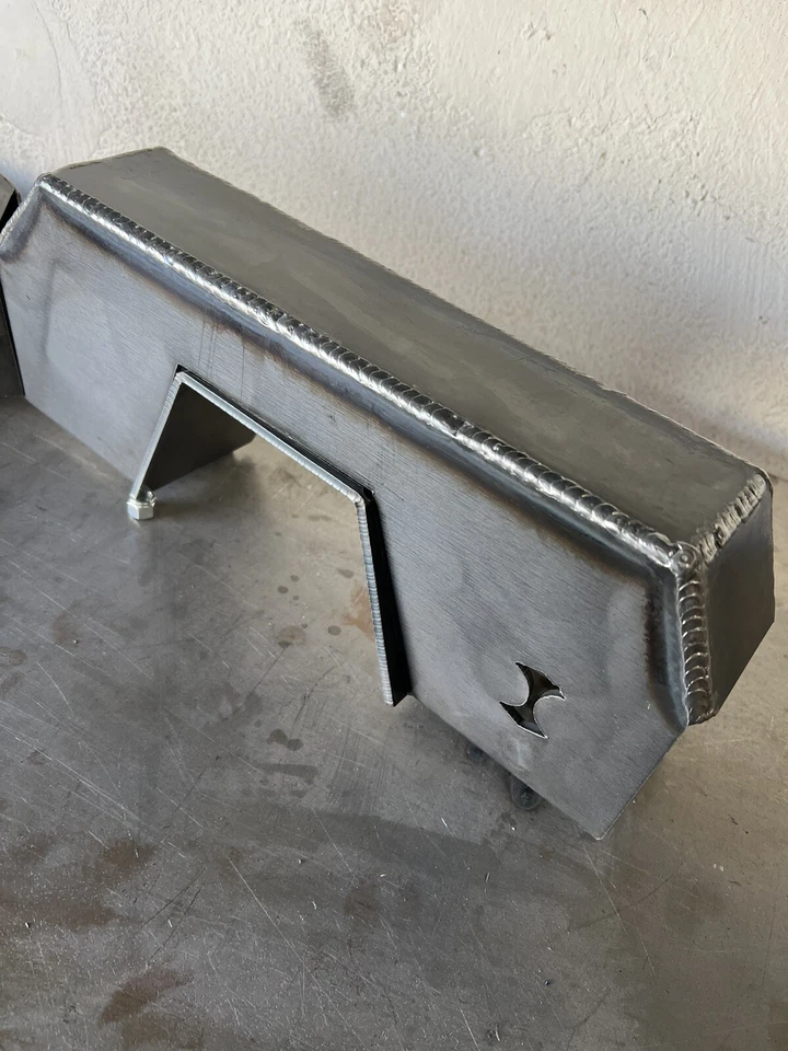 Muesca debajo de la cama 99/06 NBS Chevy, GMC Silverado, Sierra 1500 Foto 2 de 3