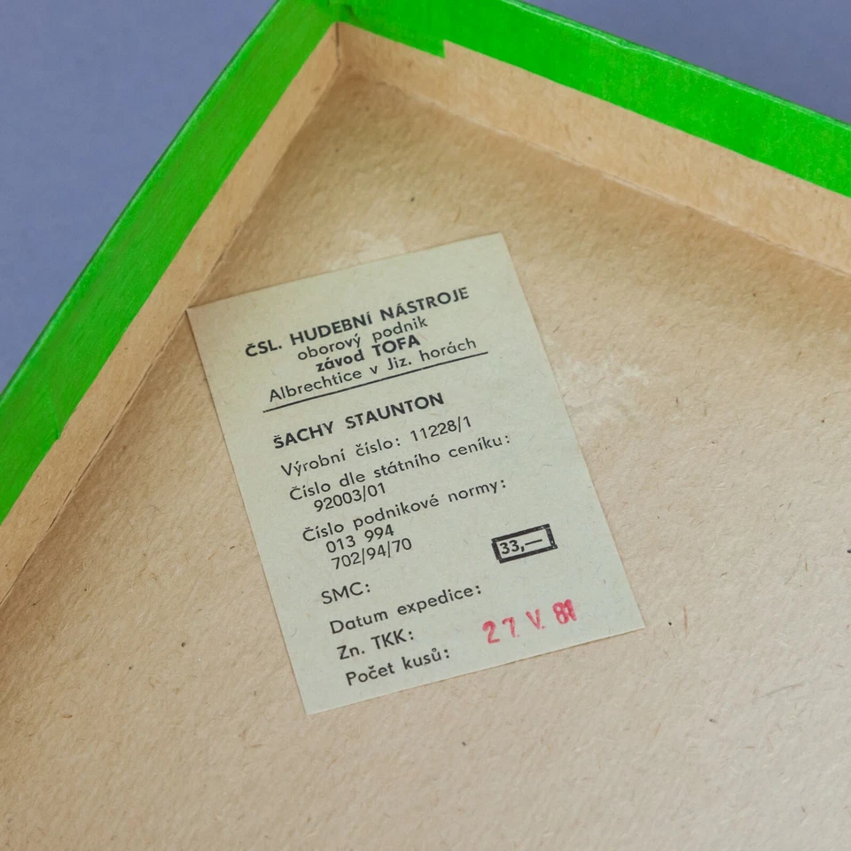 Chess wood Scacchi legno con scacchiera Czechoslovakia Tofa vintage with box - Immagine 3 di 4