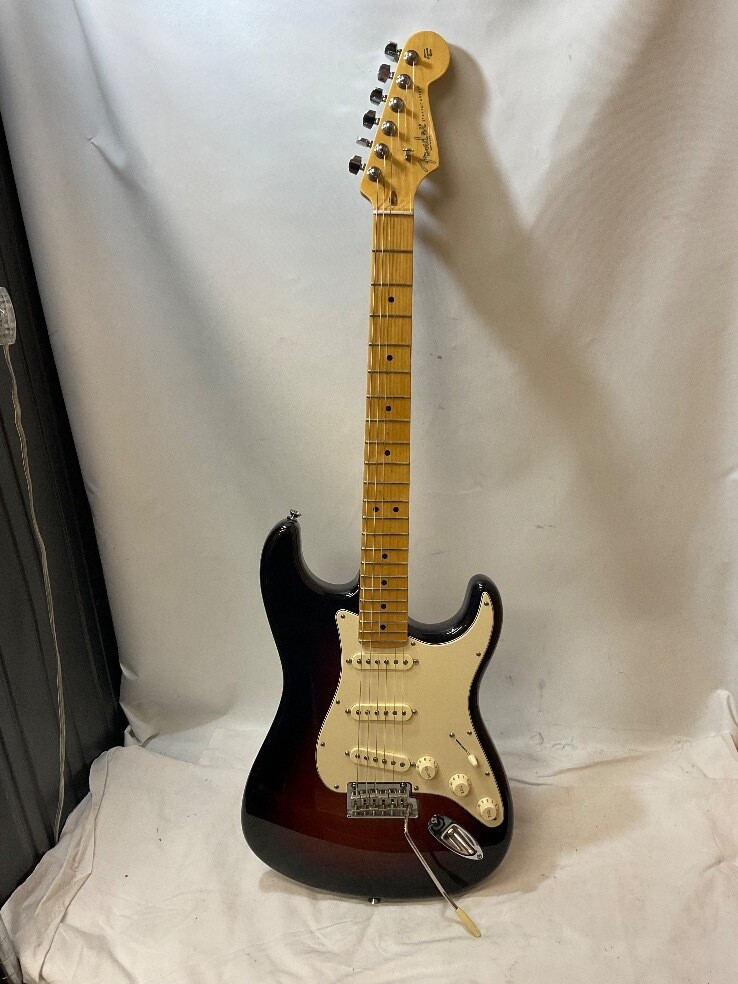 Fender USA Stratocaster 60周年記念モデル