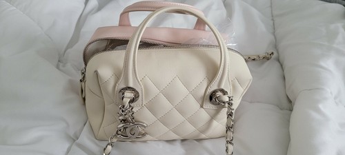 Chanel Feather Weight Bowling Bag Quilted Calfskin - Picture 2 of 5
