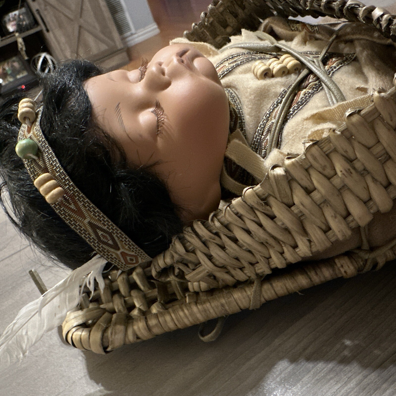 VINTAGE NATIVE AMERICAN INDIAN PAPOOSE PORCELAIN BABY DOLL IN WICKER