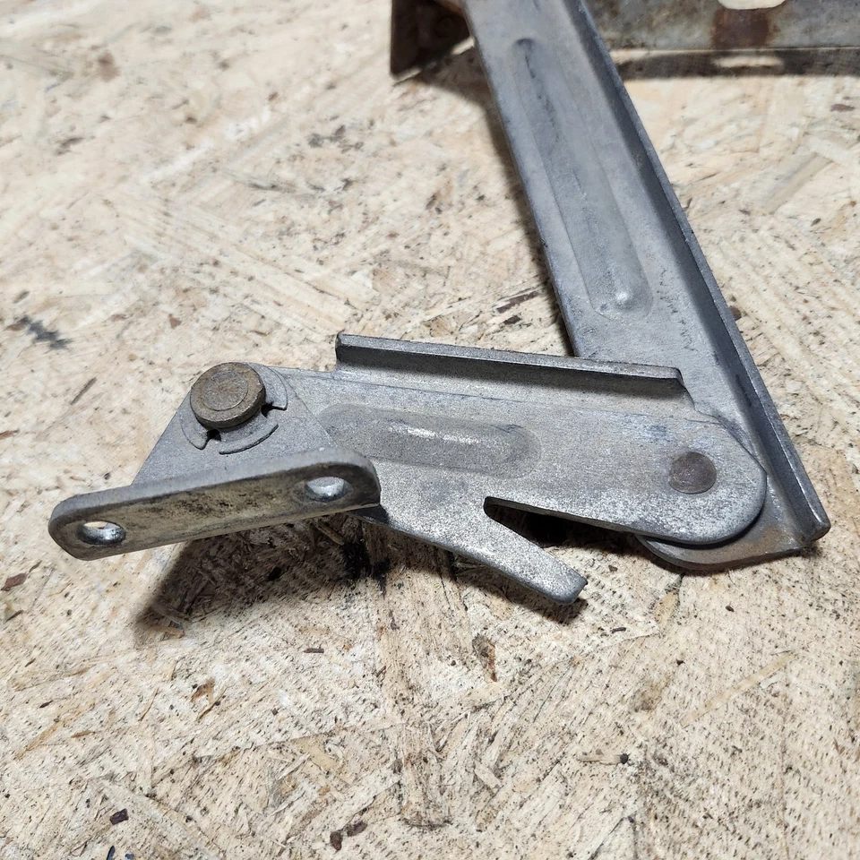 Hood Panel Support Bracket Prop Lift ( 1 Hole ) NICE OEM 73-76 C3 Corvette Steel - Изображение 2 из 4