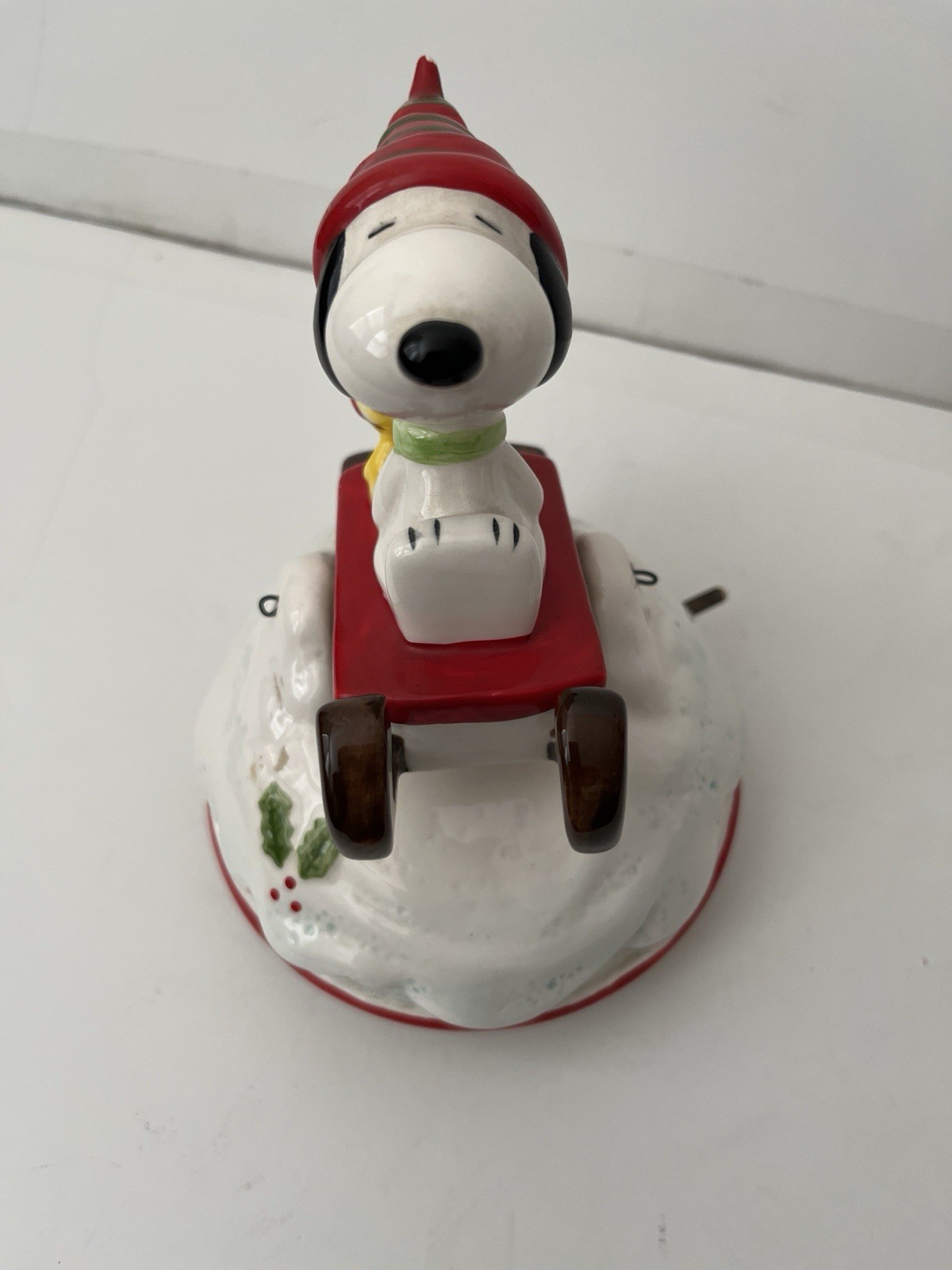 Peanut Snoopy Sleight Schmid Winter Wonderland 1985 Musical Figure Ceramic Works