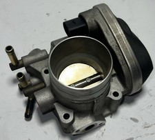 Drosselklappenstutzen 06A133062AB Audi A3 1.6 Sportback tiptronic Bj 2005 1595