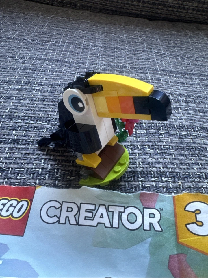 LEGO Creator 30688 Tropical Toucan, photo 2 of 3