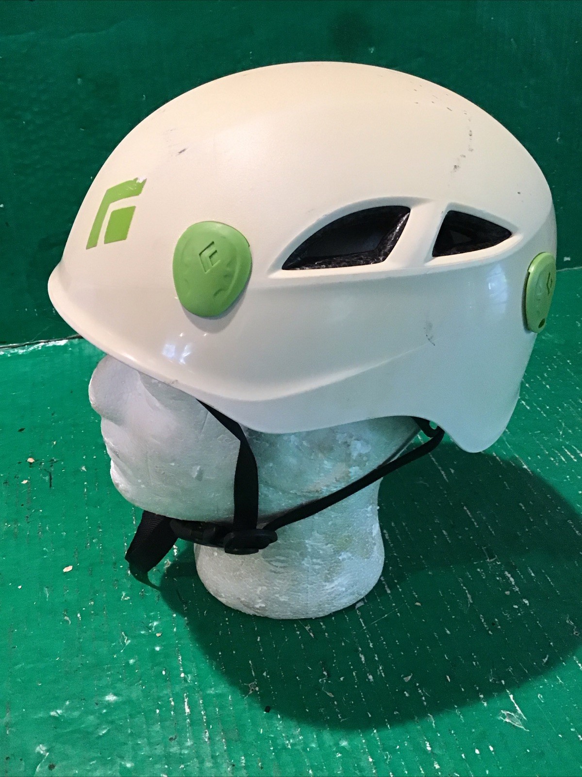 Casco de media cúpula de diamante negro para escalada espeleología adulto 55-61,5 CM