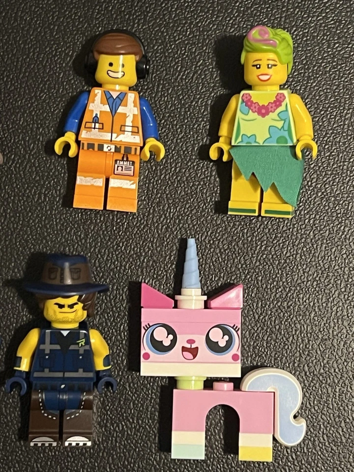 La LEGO Película Serie 2 Minifigura Lote De 8 Emmet Abe Jirafa Rex Crayón Hula Foto 2 de 4
