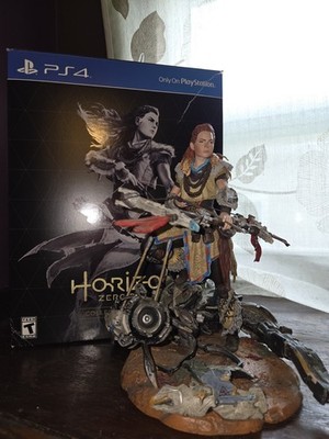 Sony Horizon Zero Dawn Collector's Edition Aloy Statue Art Book