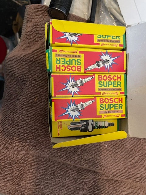 F8DCO Bosch Spark Plugs 9 Pak