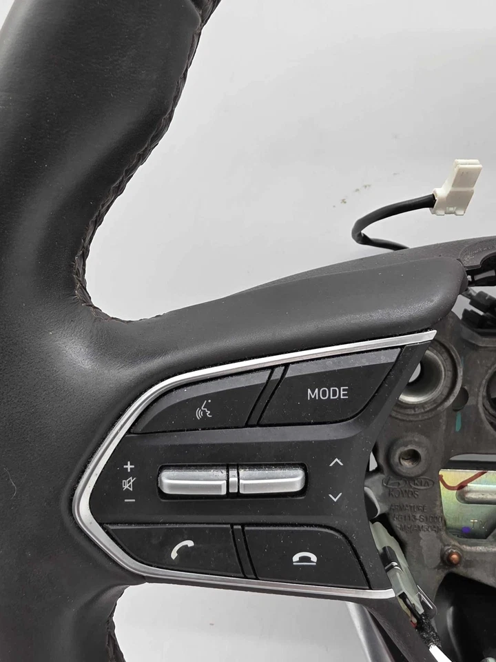 Volante Hyundai Santa Fe 2019-2020 con botones de control OEM 56113S1000 Foto 4 de 4