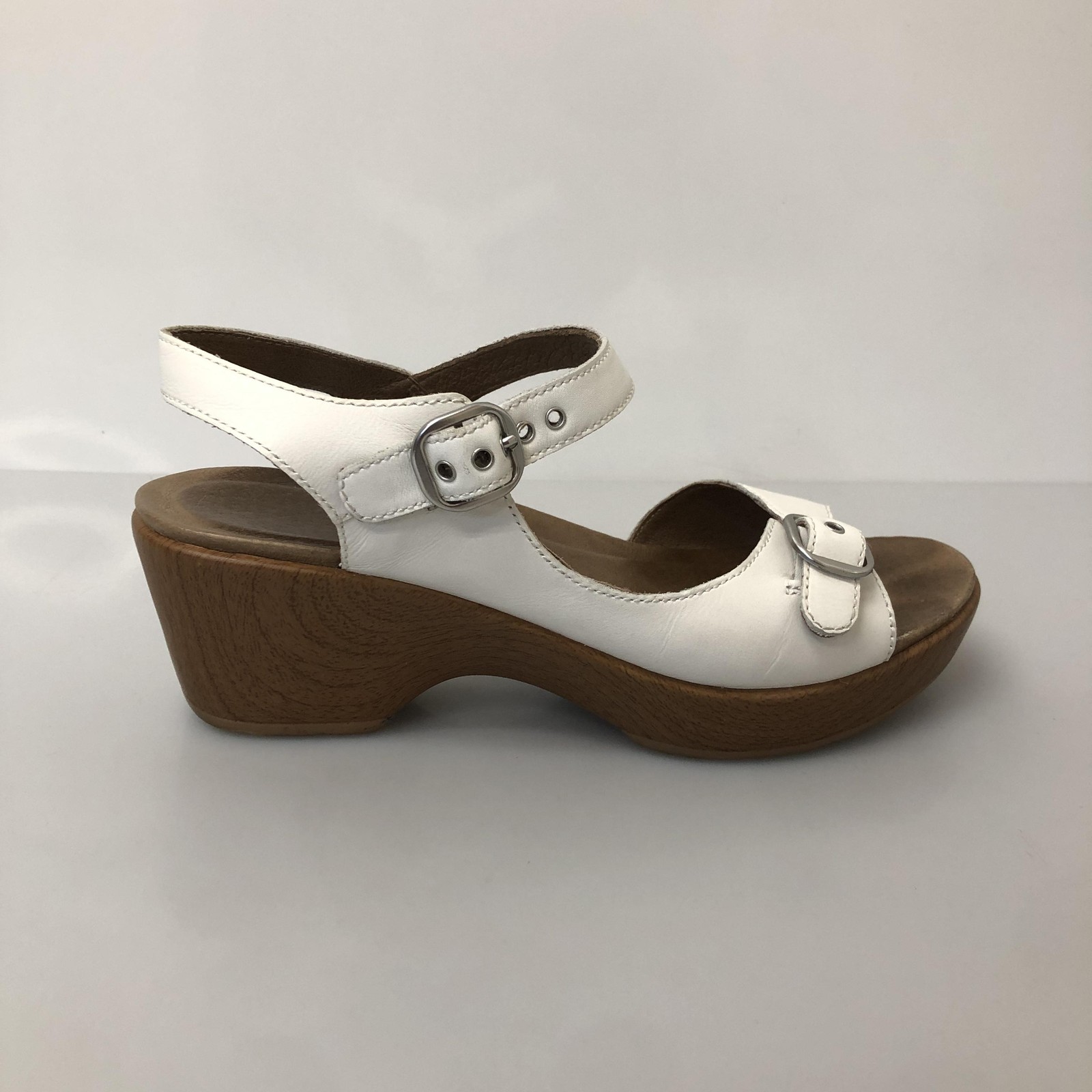 Dansko Sandals Shoes Womens Size 7.5 White Leather Strappy Wedge 9701012200