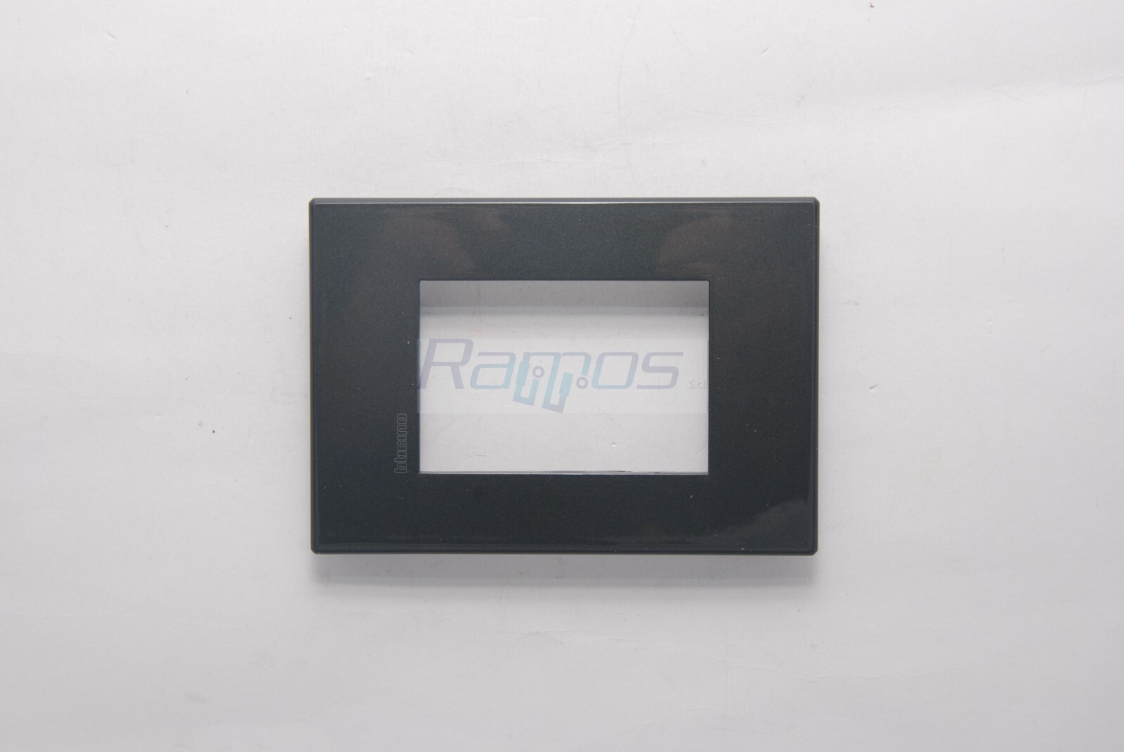 HW4803HS BTICINO/LEGRAND Placca Axolute Air 3 moduli antracite