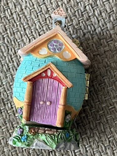 Vtg Hinged Easter Egg Diorama Anthropomorphic Bunny Rabbit Couple Church Chapel - Imagen 8 de 12