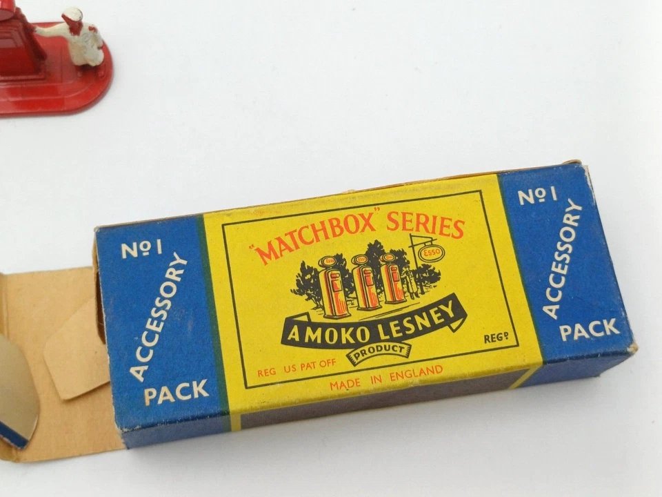MATCHBOX SERIES - ACCESSORY PACK N°1 - DISTRIBUTORE BENZINA ESSO - Imagen 4 de 4