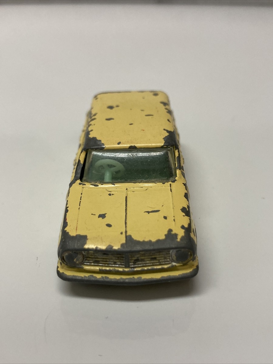 Matchbox Lesney Series No.38- Vauxhall Victor Estate Car Räder grau