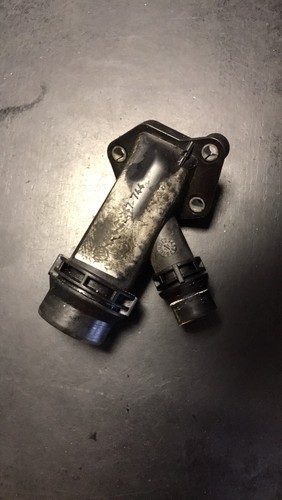 BMW 5er Kühlmittelschlauch Flansch 2247744 E60