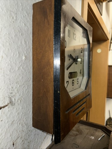 Muy bonito y totalmente funcional antiguo reloj francés a pilas MF - Imagen 9 de 10
