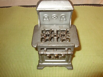 Antique 1920-40's Royal Cast Iron Stove Metal Gas Range Doll