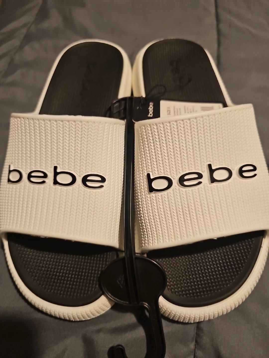 Bebe Women's Flip-Flops Size 7